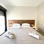 Апартаменти Sandi Hvar