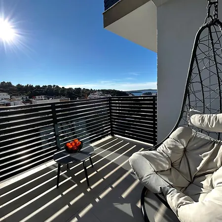 Apartment Sandi Hvar
