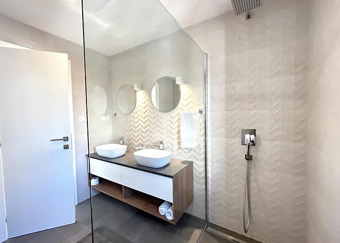 Sandi Hvar Lägenhet *