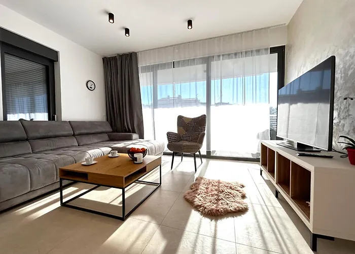 Sandi Hvar Lägenhet *