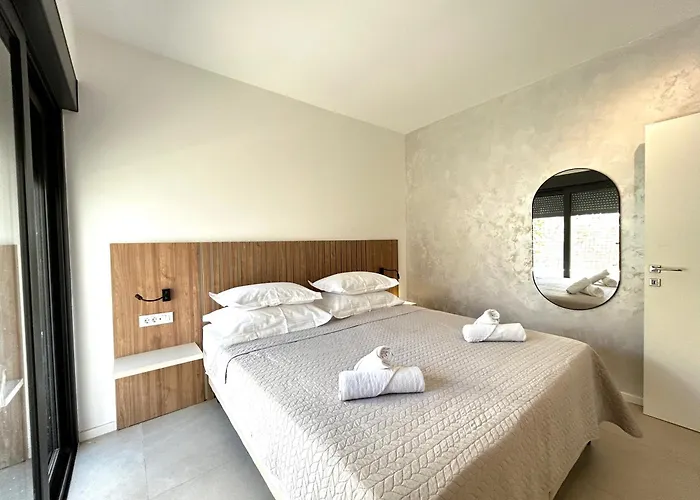 Apartment Sandi Hvar