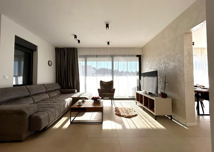 Apartment Sandi Hvar